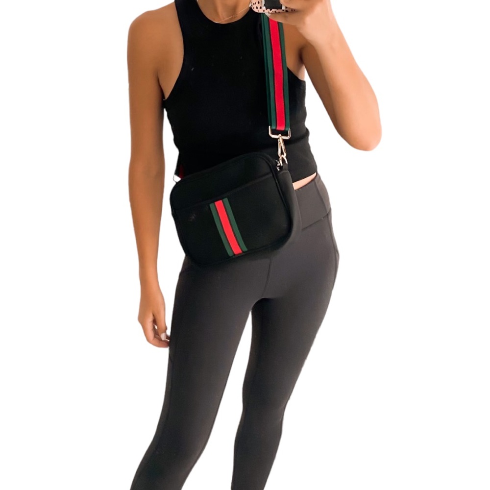 🚨Black Red and Hunter Green Neoprene Shoulder Bag!